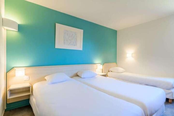 Room 12 of 24
