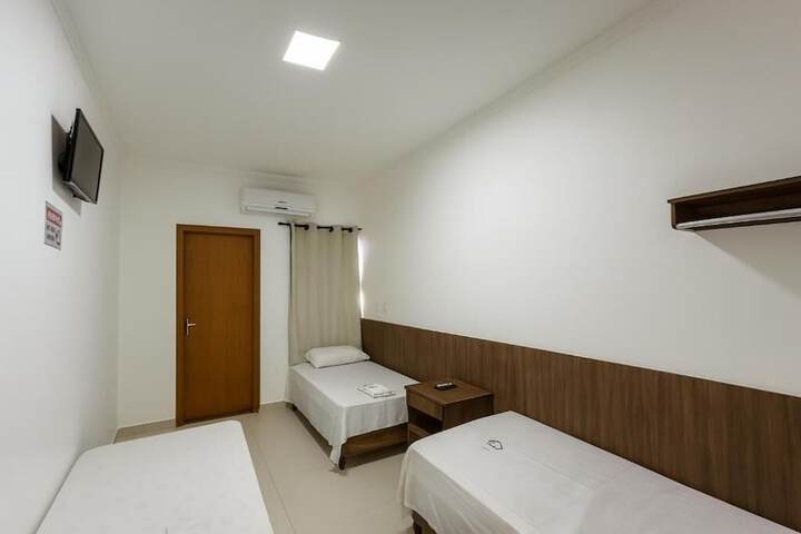 Room 4 of 15