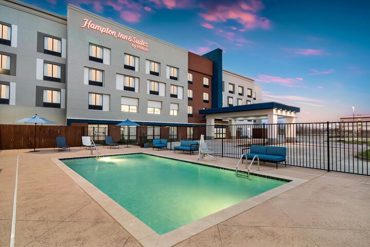 Photo of Hampton Inn & Suites by Hilton Irving DFW Airport North Pool