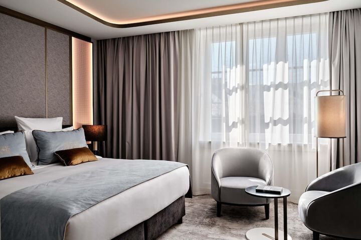 Room 34 of 80