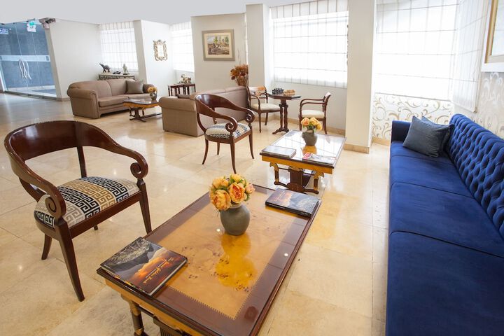 Entrance & Lobby