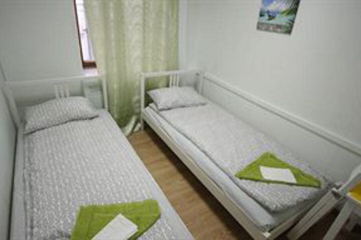 Room 14 of 27