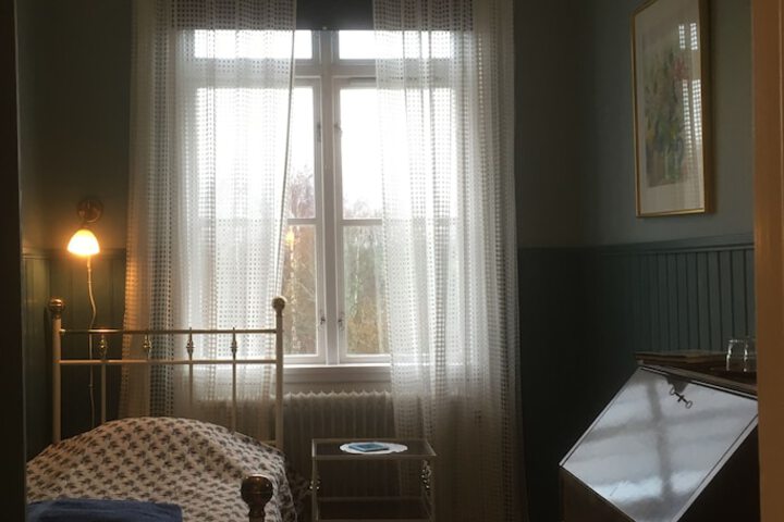 Room 11 of 71