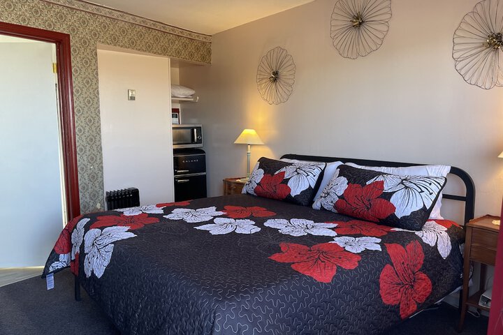 Classic Double Room 1 Queen Bed (17 of 33)
