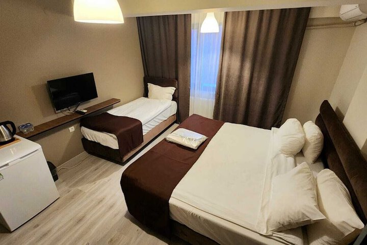 Room 12 of 33