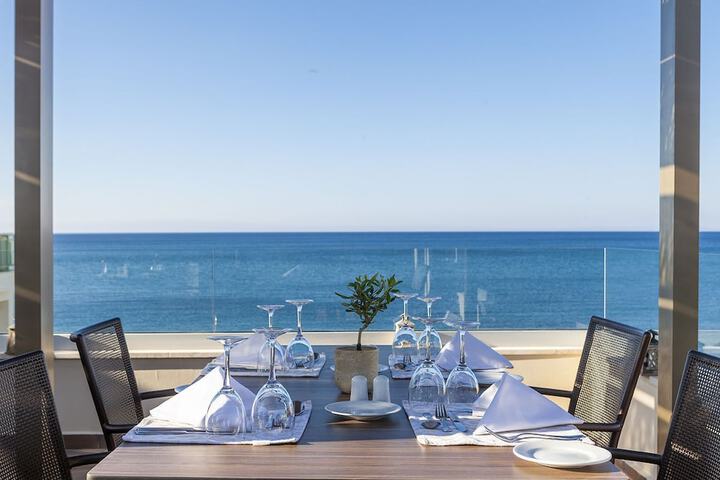 Dining 95 of 136
