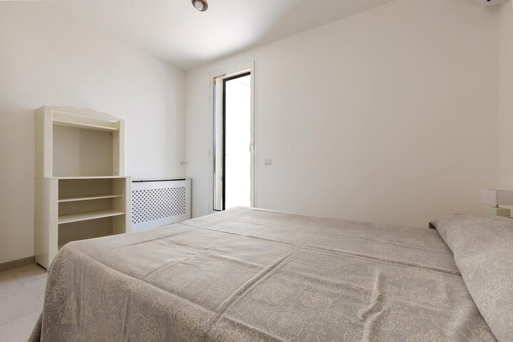 Room 6 of 49