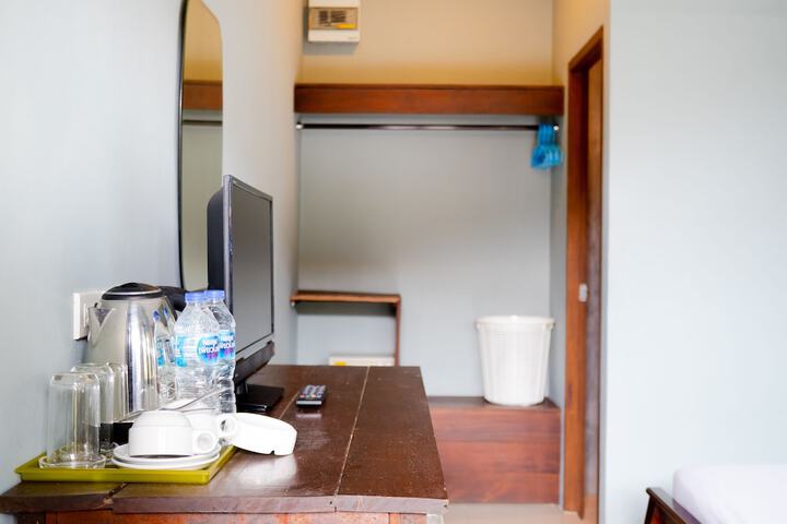 Room 8 of 43
