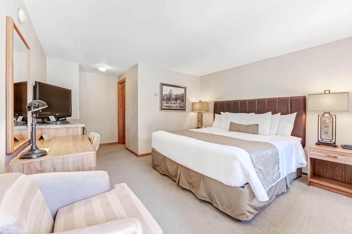Room 9 of 47