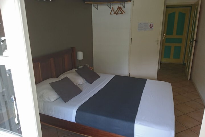 Room 8 of 8