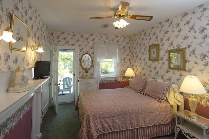 Room 3 of 40