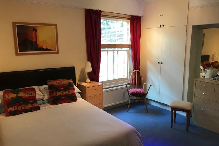 Room 7 of 68