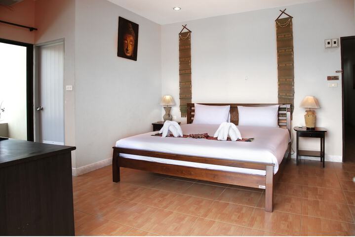 Room 4 of 55