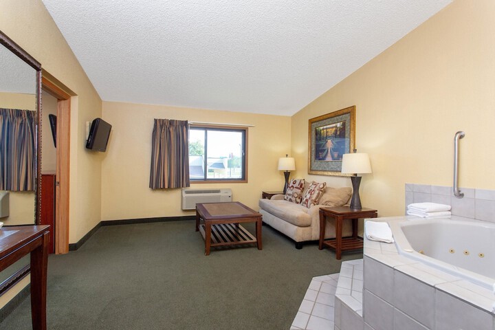 1 King Bed (7 of 17)