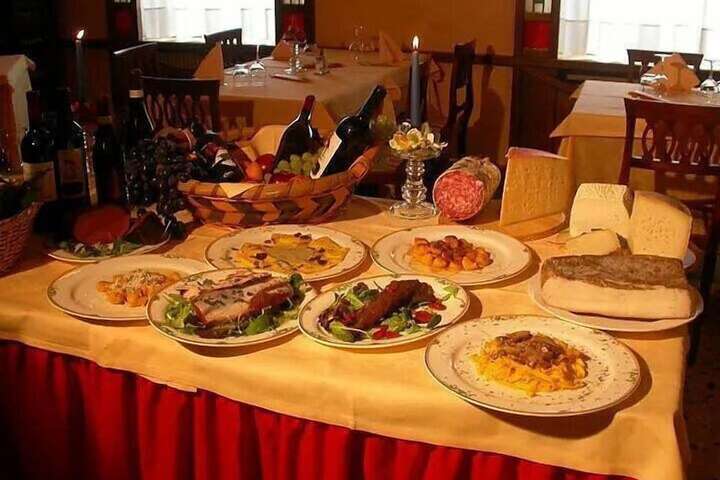 Dining 37 of 47