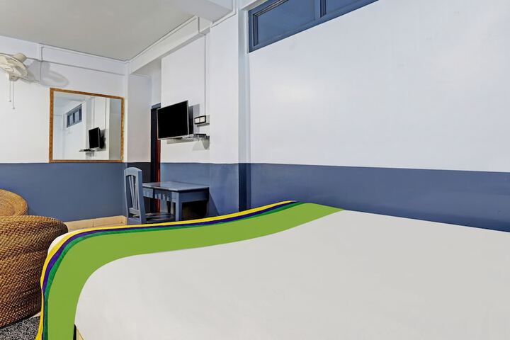 Room 12 of 38