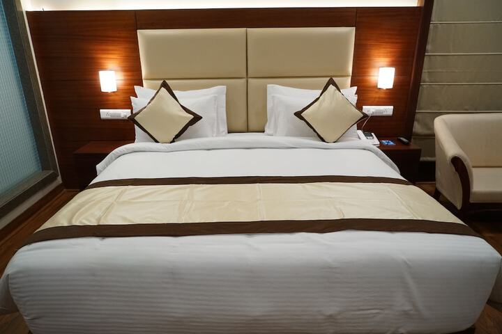 Room 4 of 38