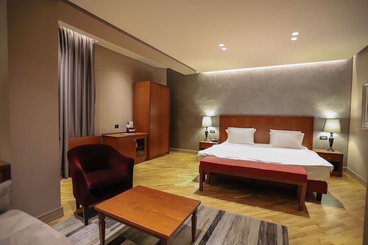 Room 36 of 60