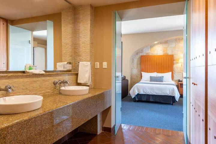 Room 42 of 120