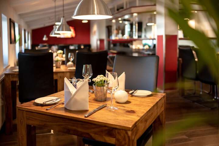 Dining 57 of 68