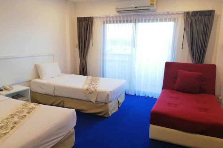 Room 13 of 81