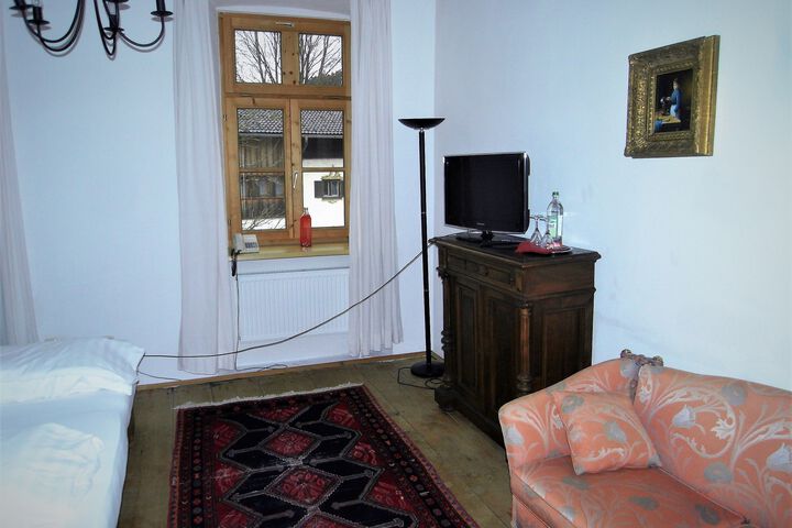 Room 35 of 46