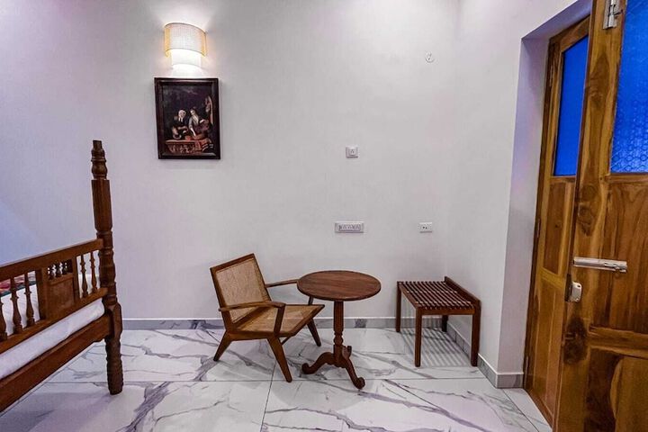 Room 6 of 89