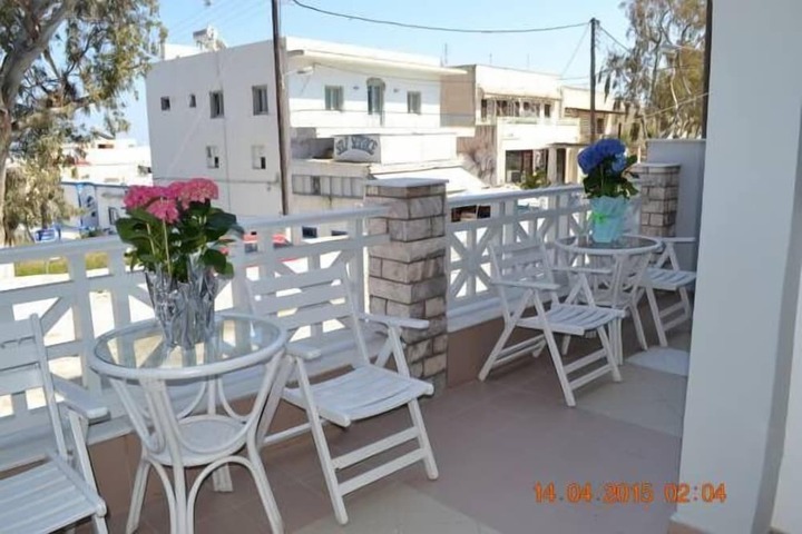 Room 5 of 16
