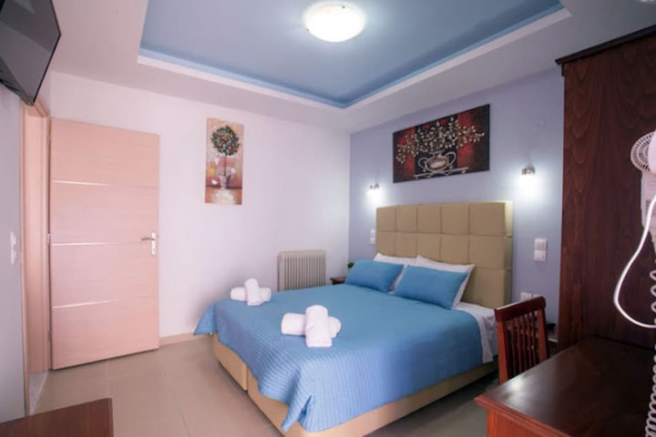 Room 10 of 27