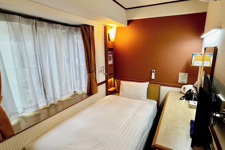 Room 5 of 41