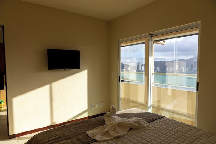 Room 13 of 90