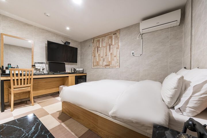 Room 65 of 127