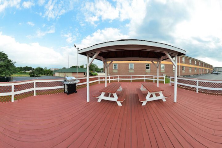 BBQ/picnic area