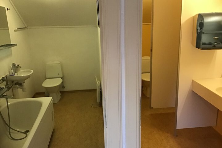 Room 32 of 39