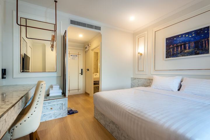 Room 15 of 68