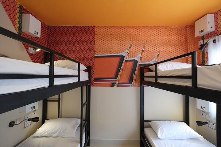 Room 30 of 44