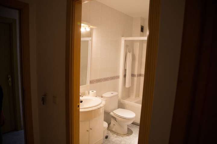 Room 18 of 37