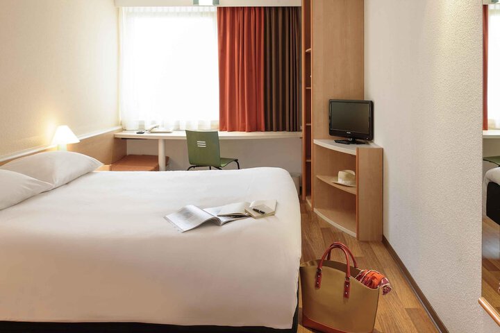 Room 4 of 57