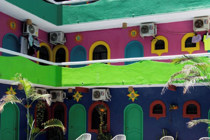 Room 6 of 17
