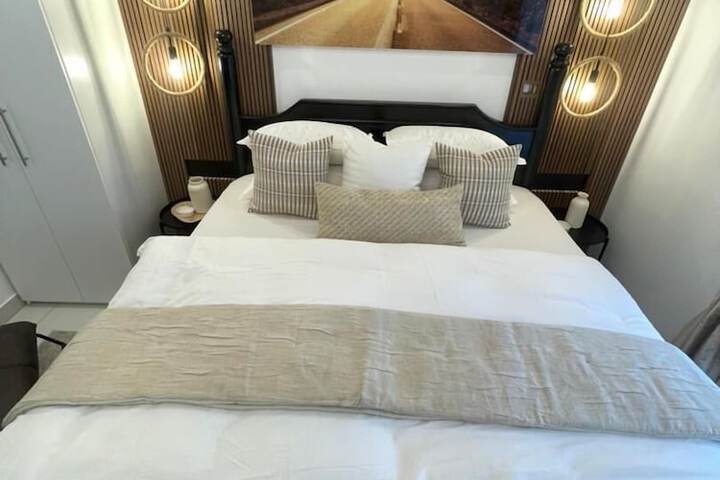 Room 2 of 158