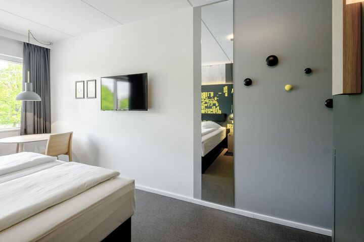 Room 14 of 34