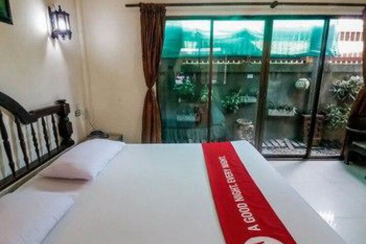 Room 2 of 7