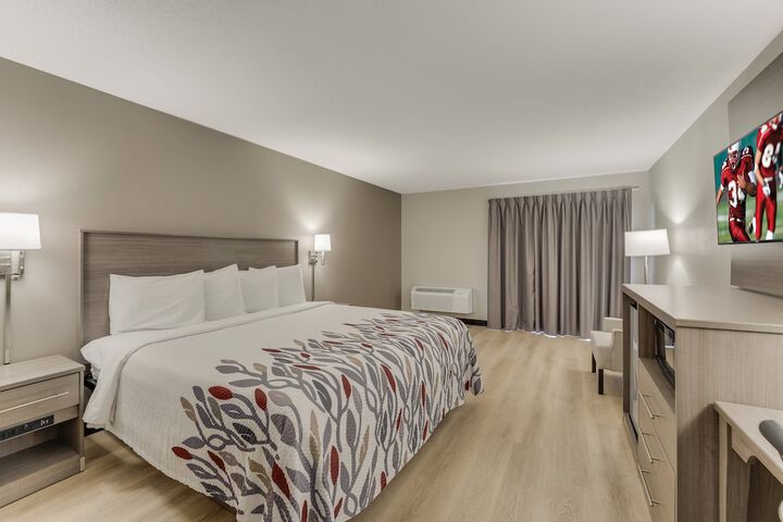 Standard King Bed Accessible (7 of 24)