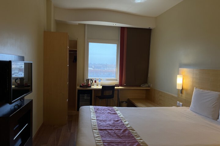 Room 18 of 85