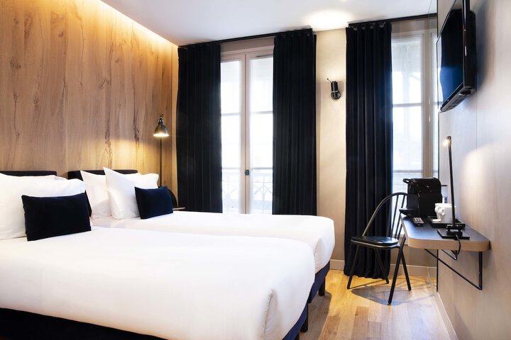 Room 4 of 39