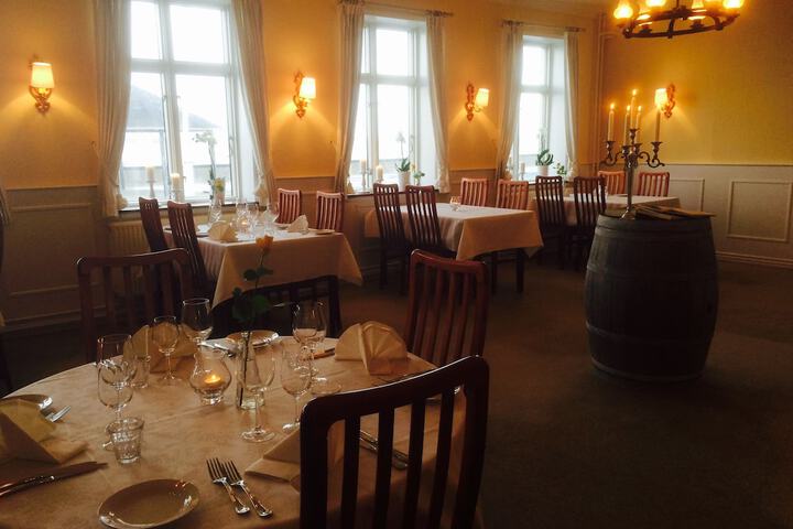 Dining 21 of 25