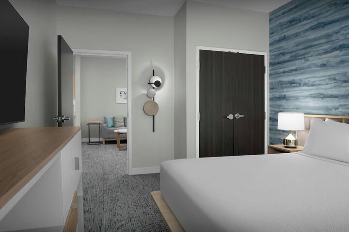 Room 13 of 36