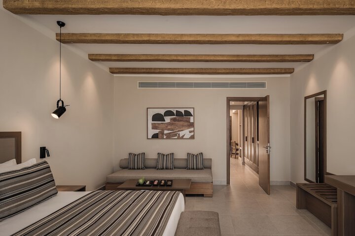 Room 4 of 42