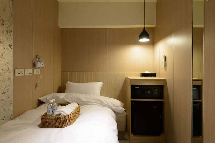 Room 14 of 53