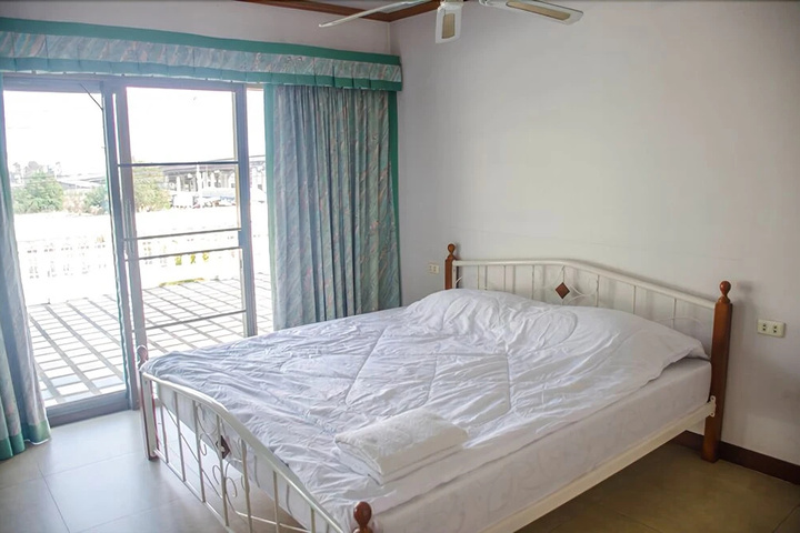 Room 2 of 14